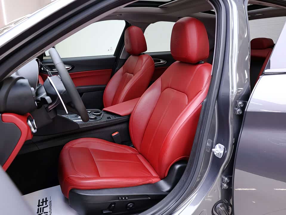 Alfa Romeo Giulia Alfa Romeo Giulia