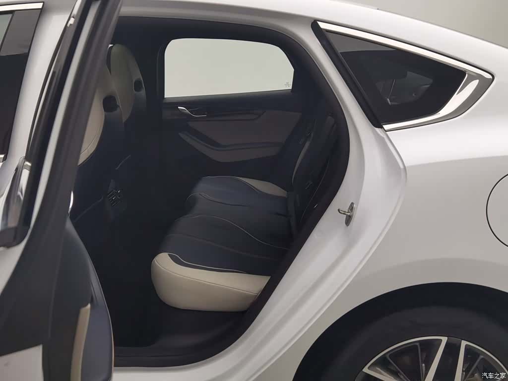 BYD Qin, 2023 15