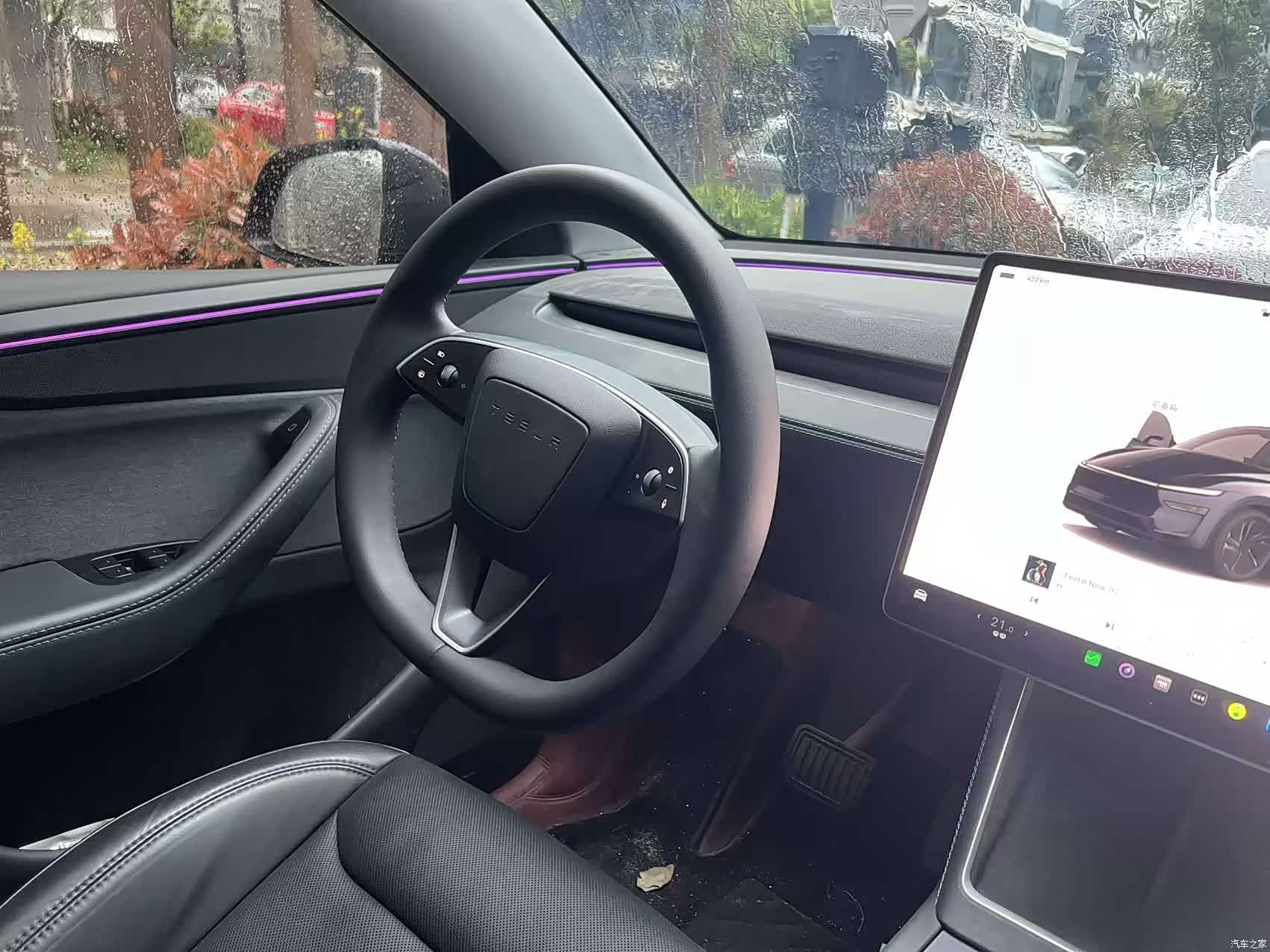 Tesla Model Y, 2025 8
