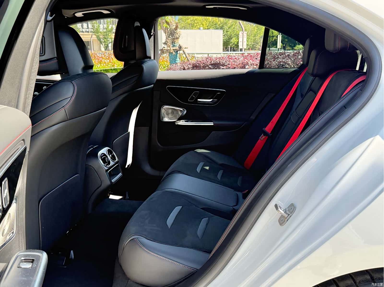 Mercedes-Benz C-Class, 2025 6
