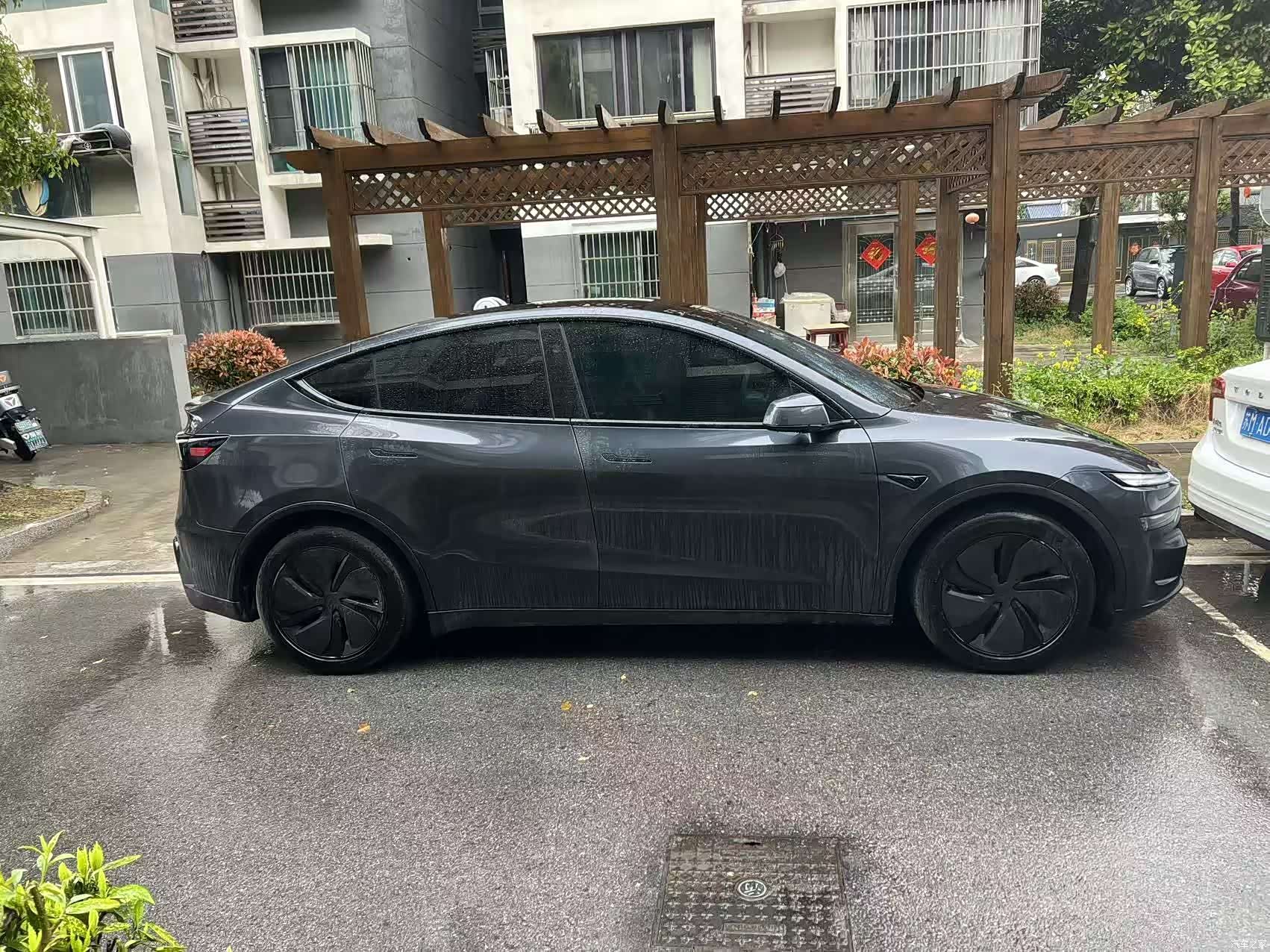Tesla Model Y, 2025 2