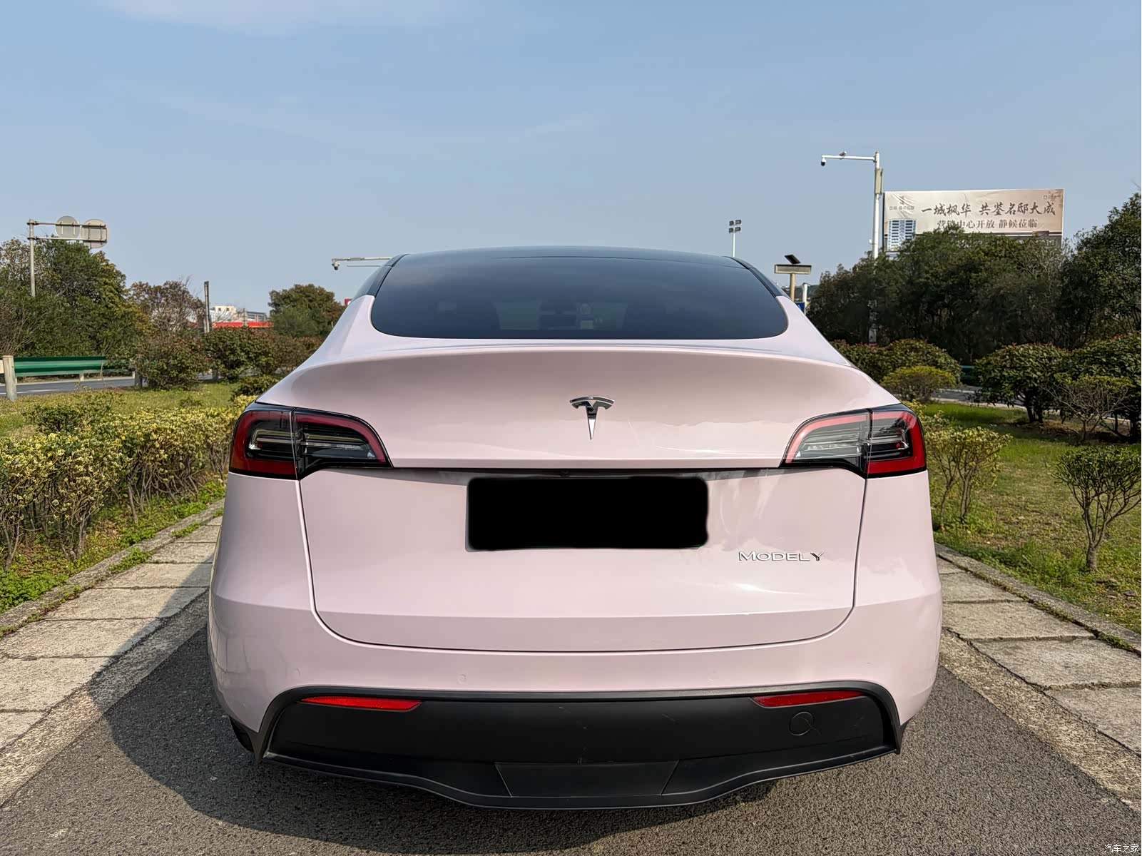 Tesla Model Y, 2022 все фото