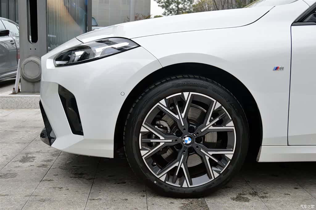 BMW 2 Series, 2025 12