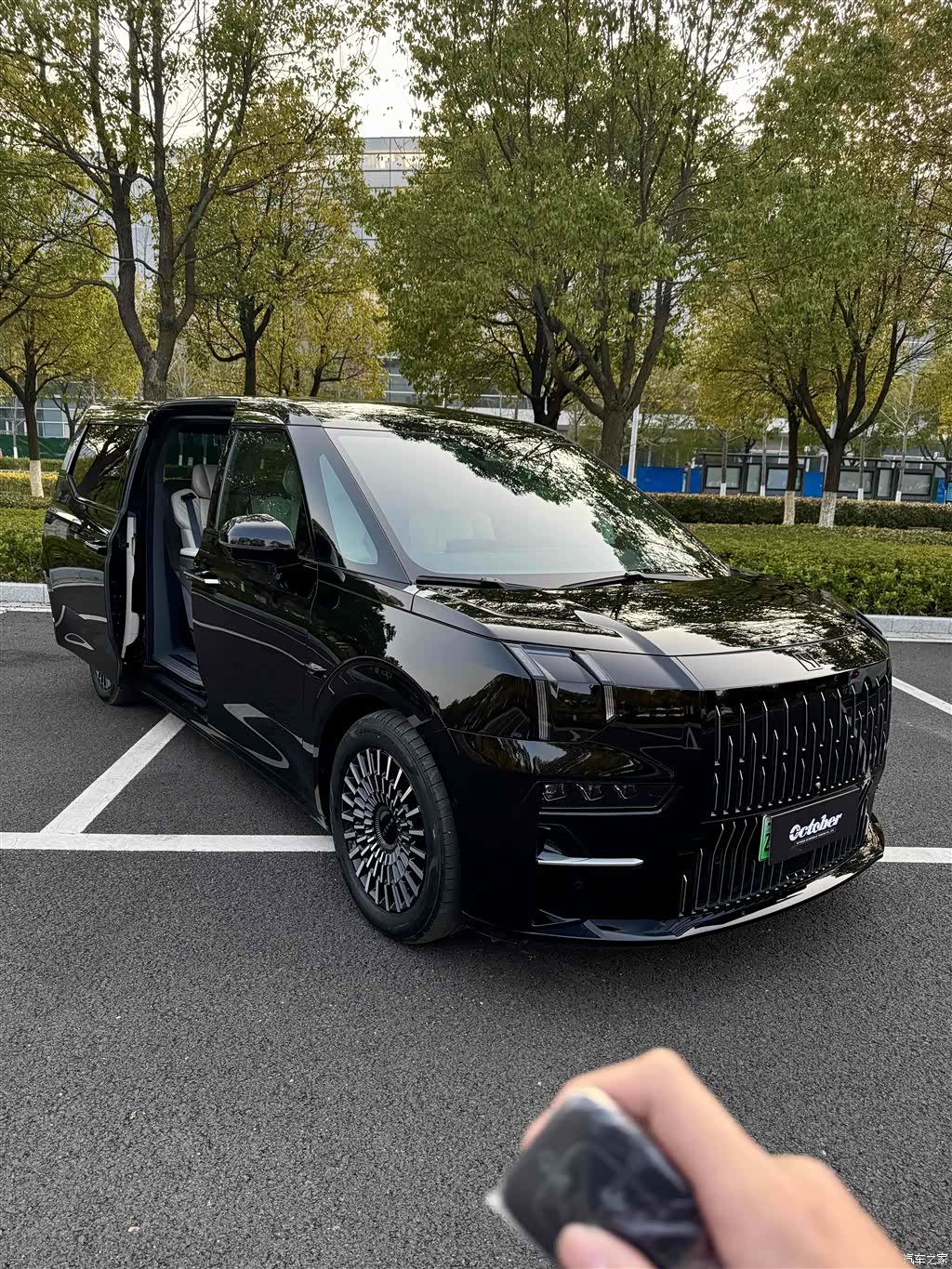 Zeekr 009, 2023 3