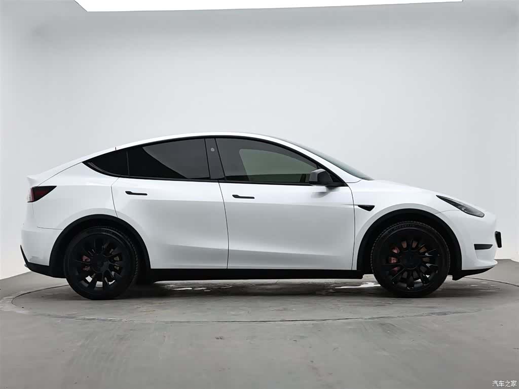 Tesla Model Y, 2024 все фото