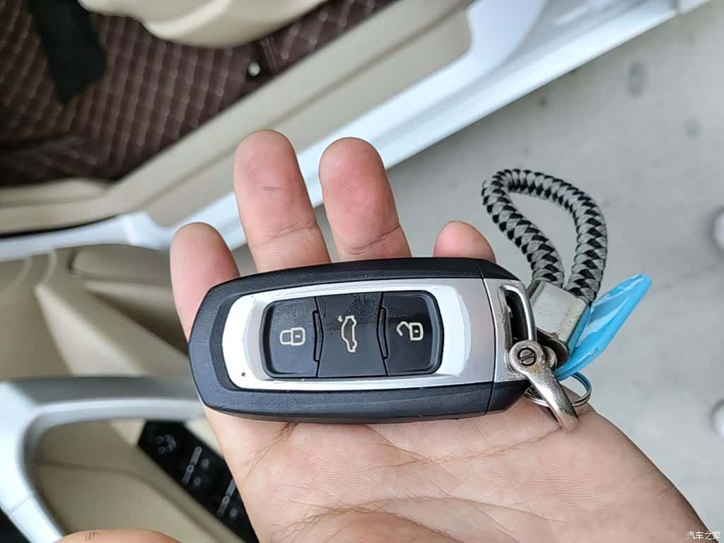 Geely Emgrand, 2018 9