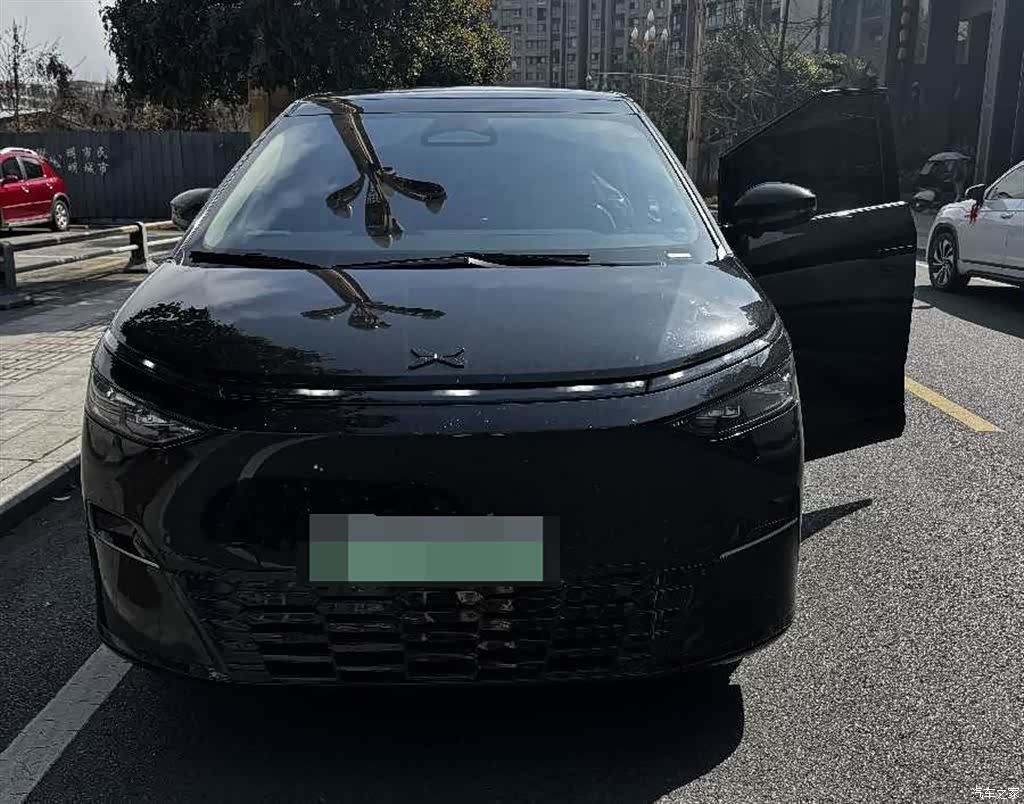 Xpeng X9, 2025 1
