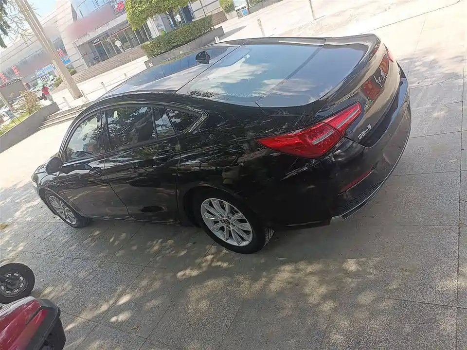 Hongqi H5