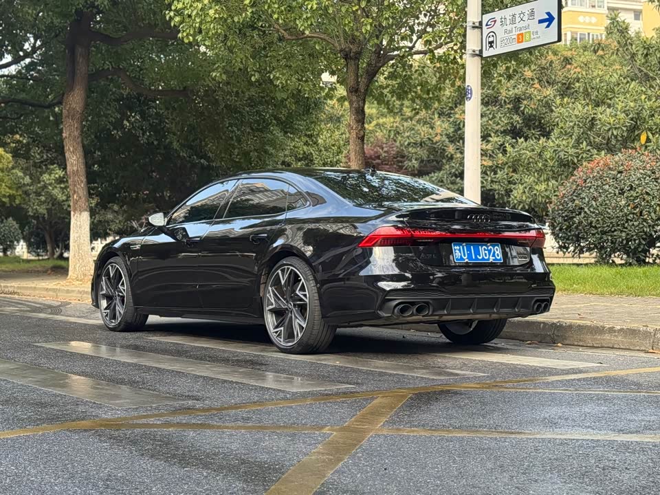 Audi A7L