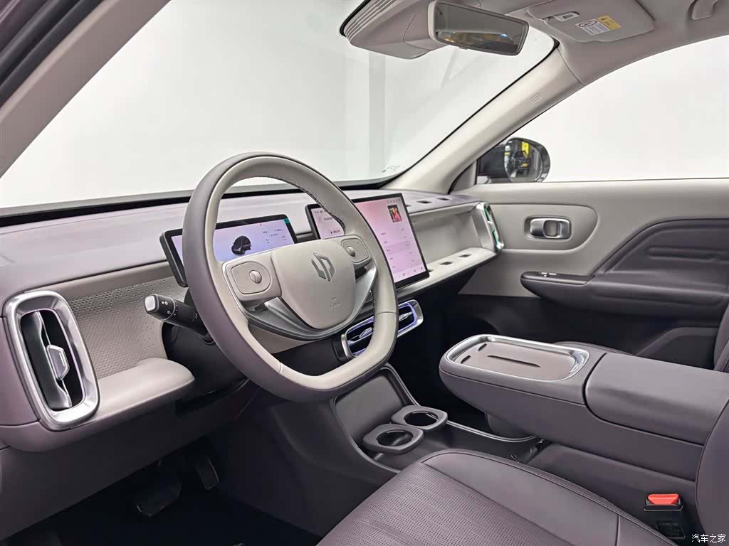 Leapmotor B10, 2025 14
