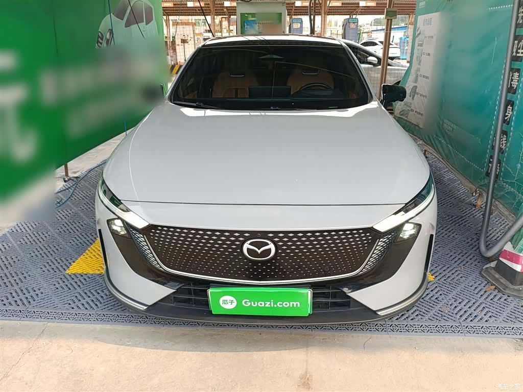 Mazda EZ-6, 2025 3