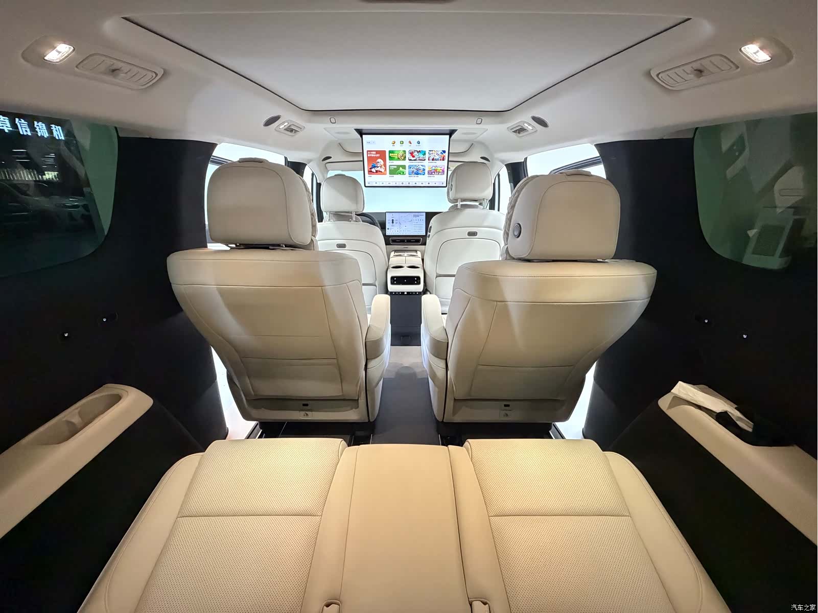 Li Auto MEGA, 2025 10