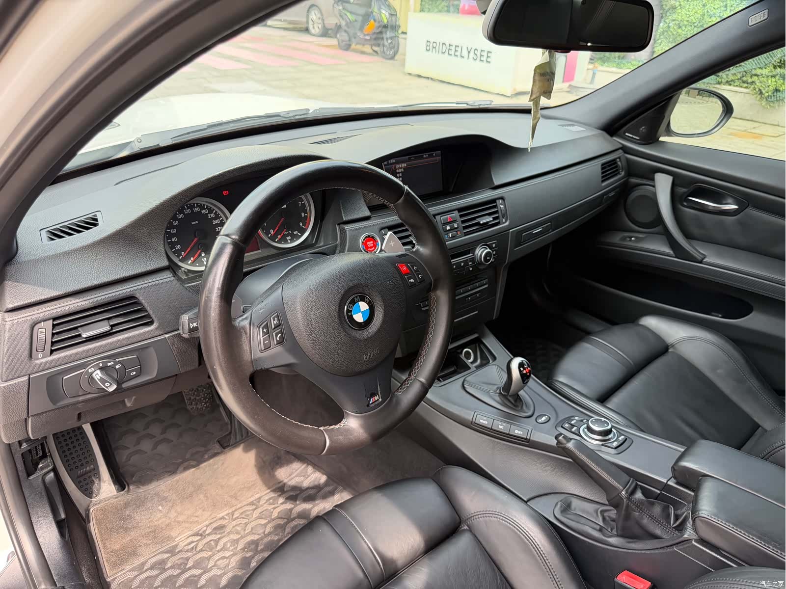 BMW M3, 2010 9