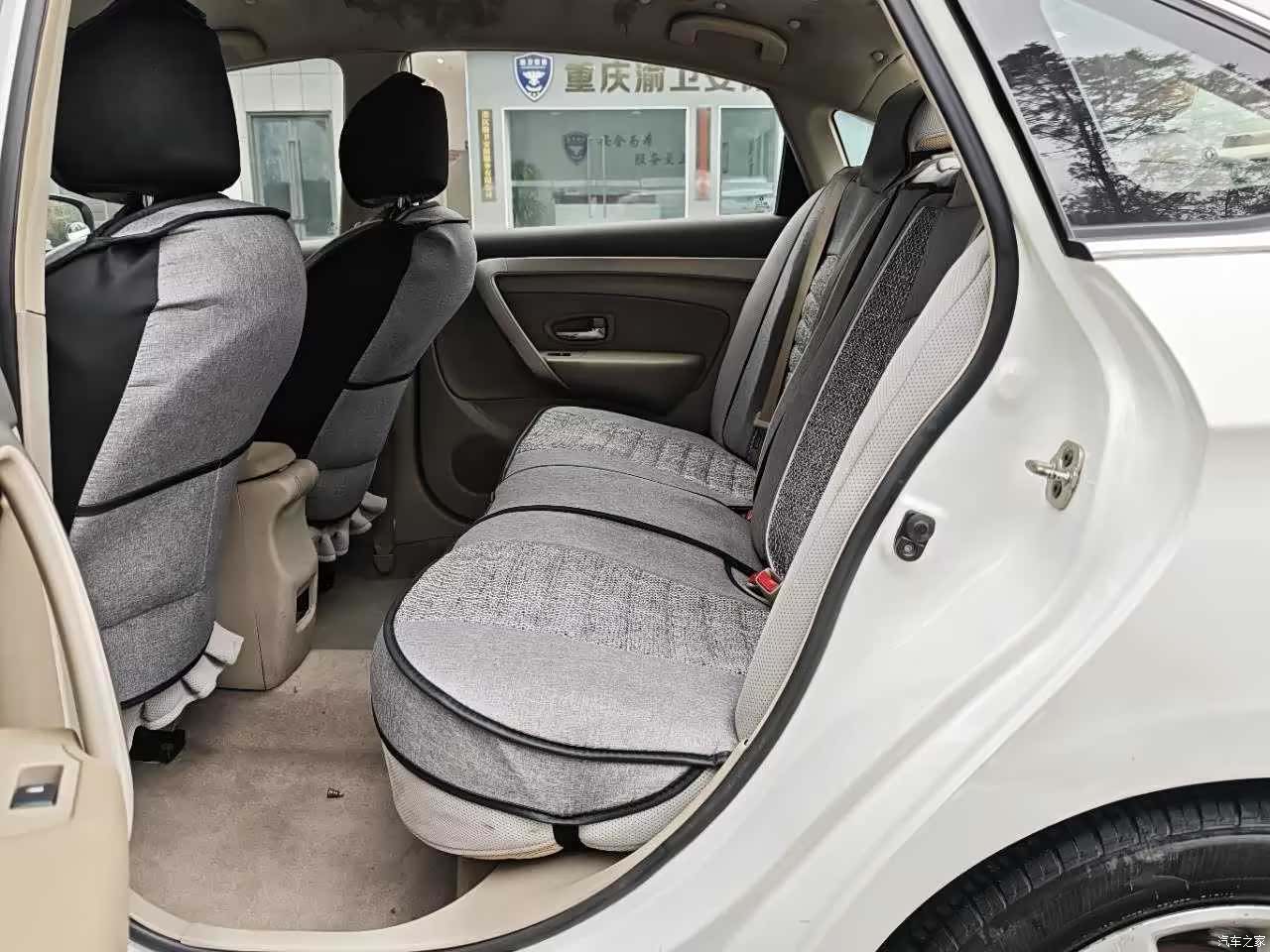 DongFeng A60, 2014 14