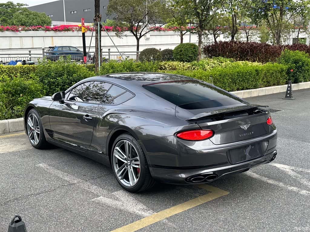 Bentley Continental GT, 2024 3