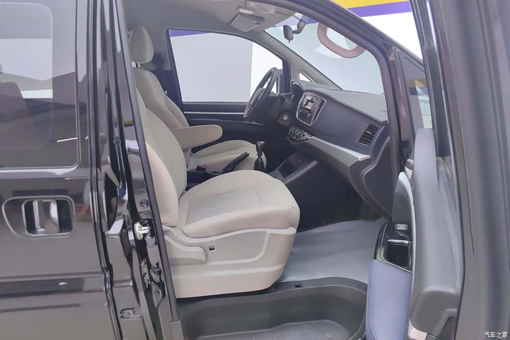 DongFeng M5L, 2022 8