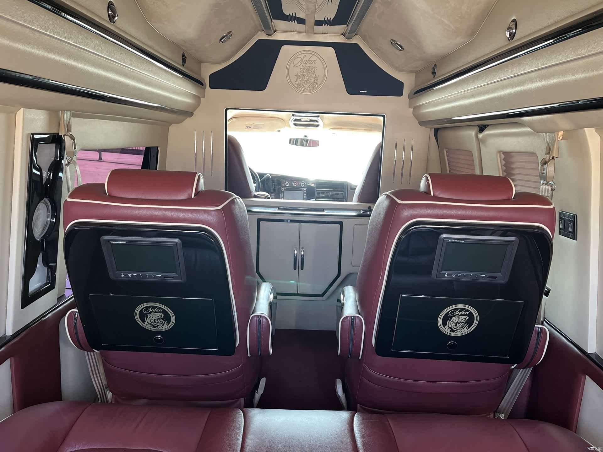 GMC SAVANA, 2015 30
