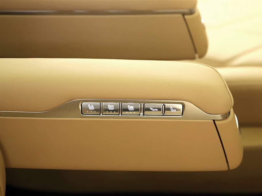 AITO Ask the world M9