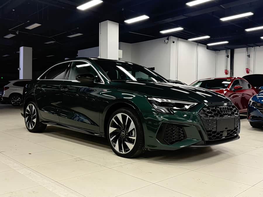 Audi A3 2023, фото 4