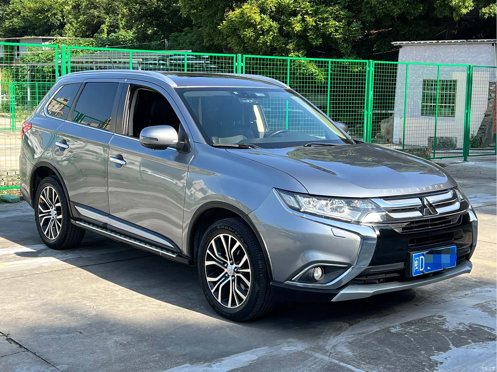 Mitsubishi Outlander, 2015 3