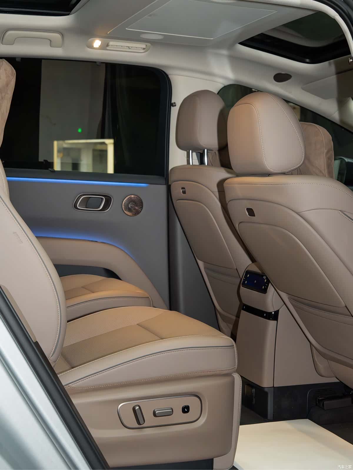Li Auto i8, 2025 14
