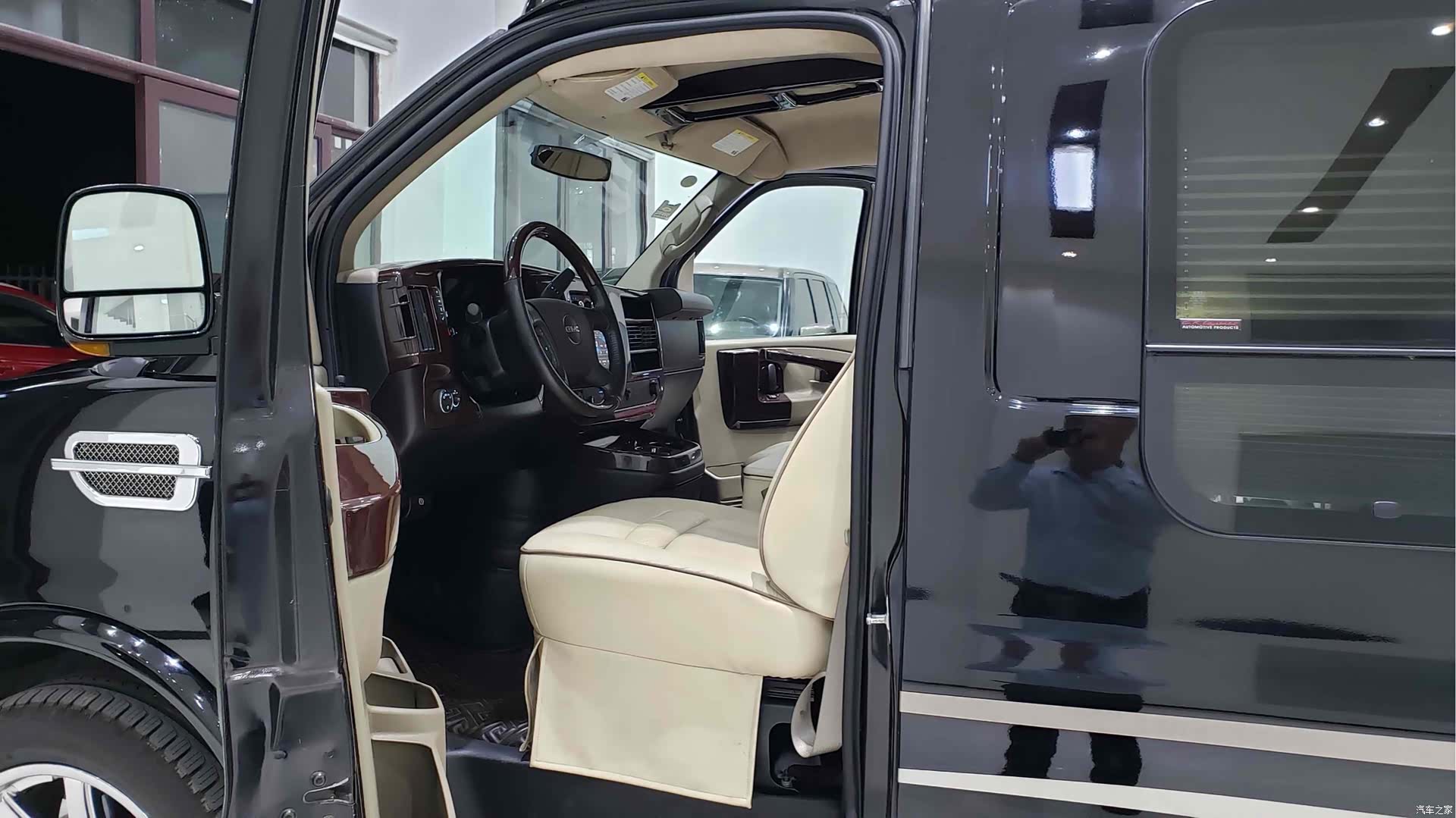 GMC SAVANA, 2017 4