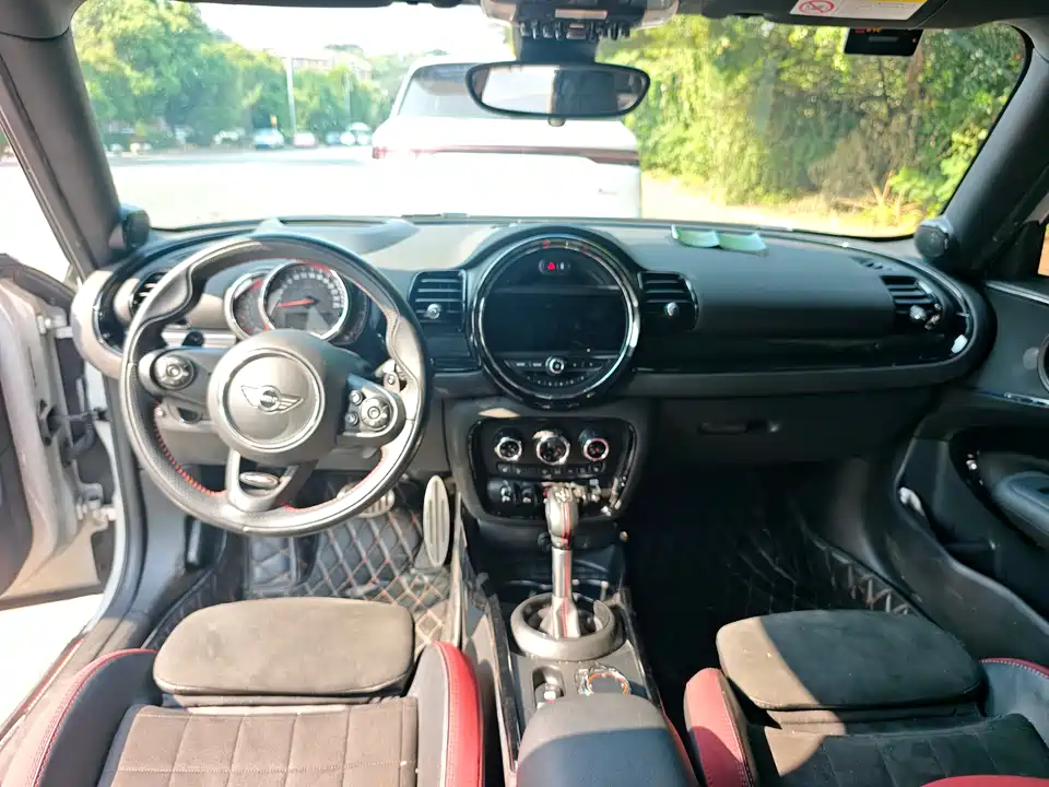 MINI JCW CLUBMAN