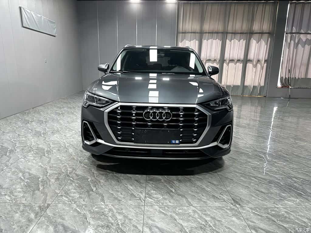 Audi Q3, 2022 2