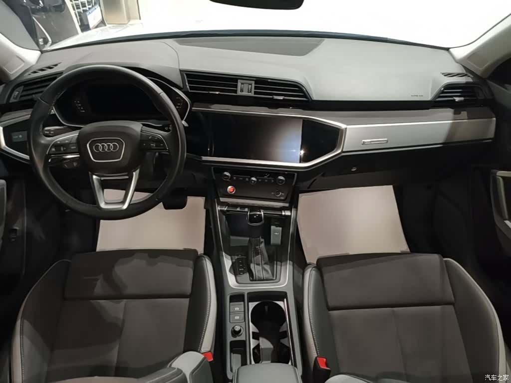Audi Q3, 2022 10