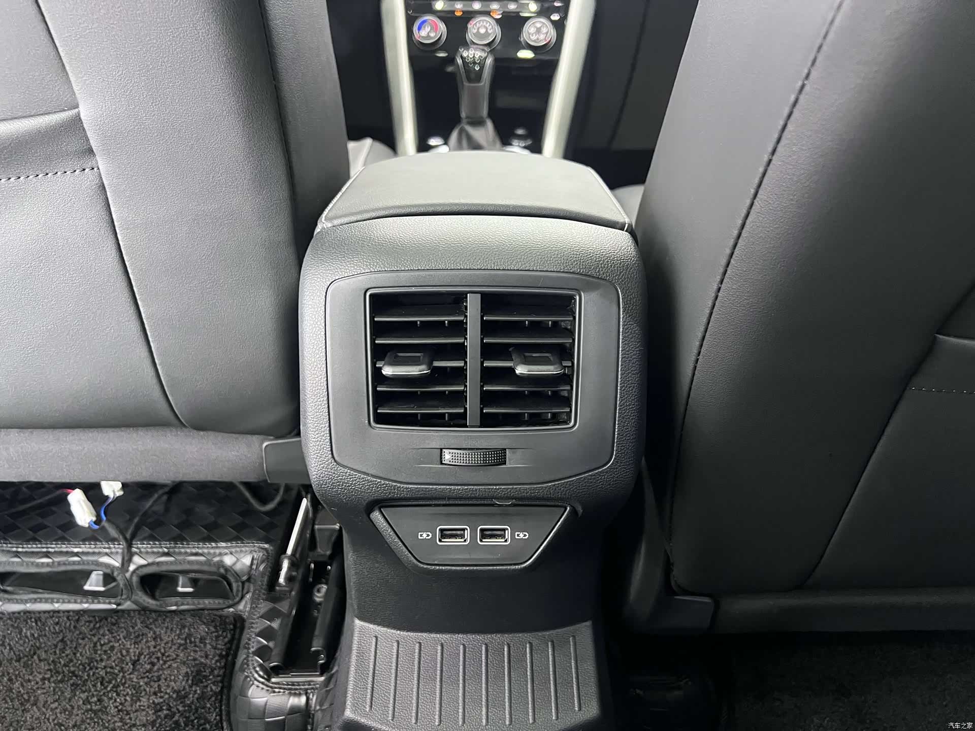 Volkswagen T-ROC, 2024 14