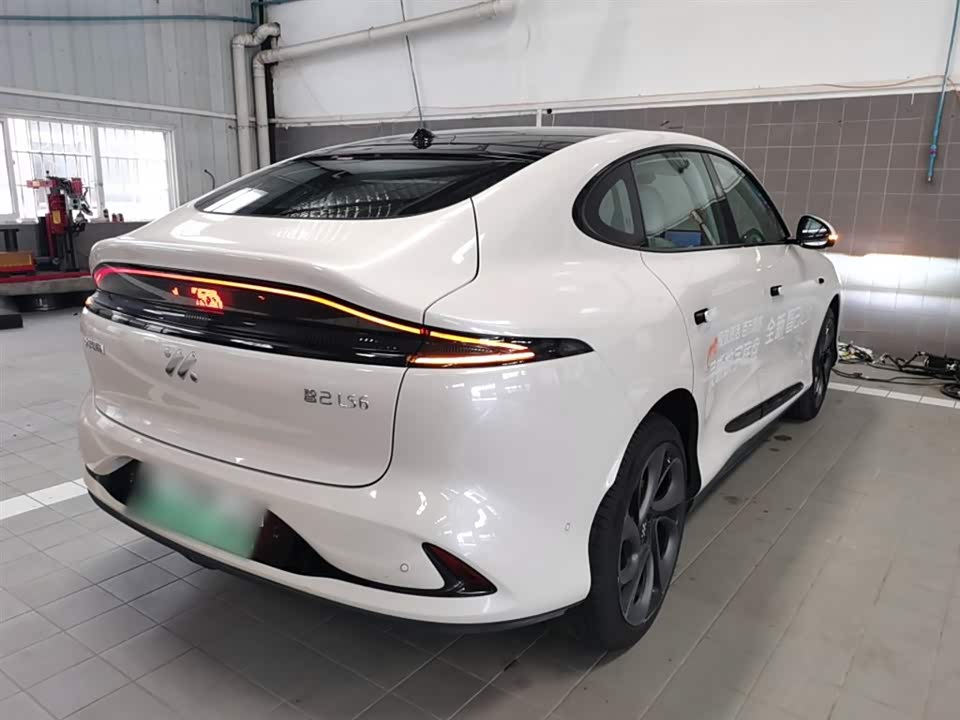 IM Motors Zhiji LS6 IM Motors Zhiji LS6