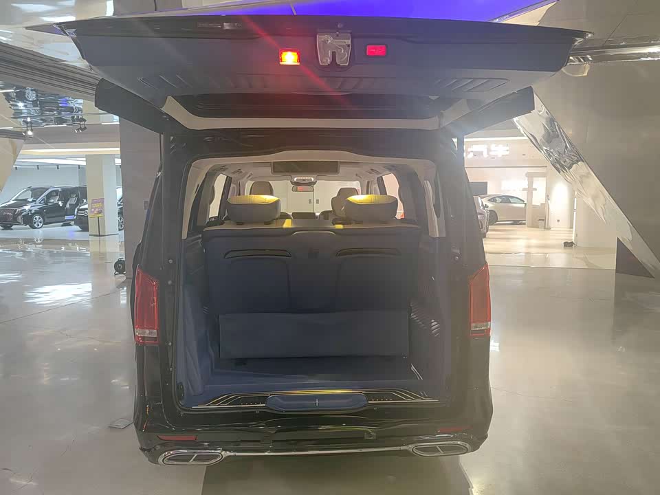 Mercedes-Benz V-class