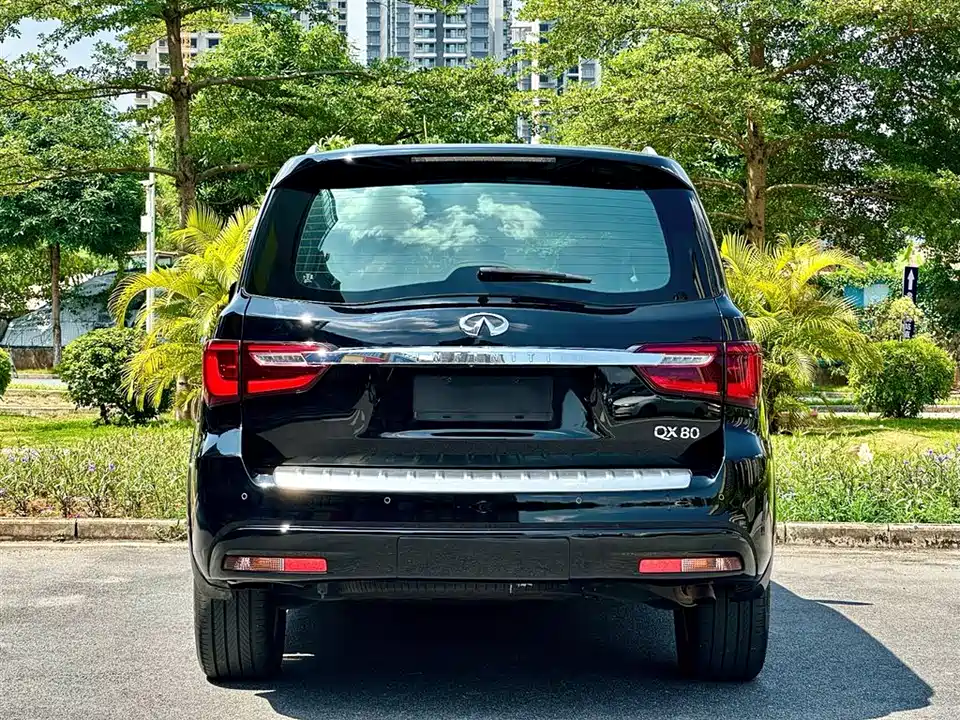 Infiniti QX80