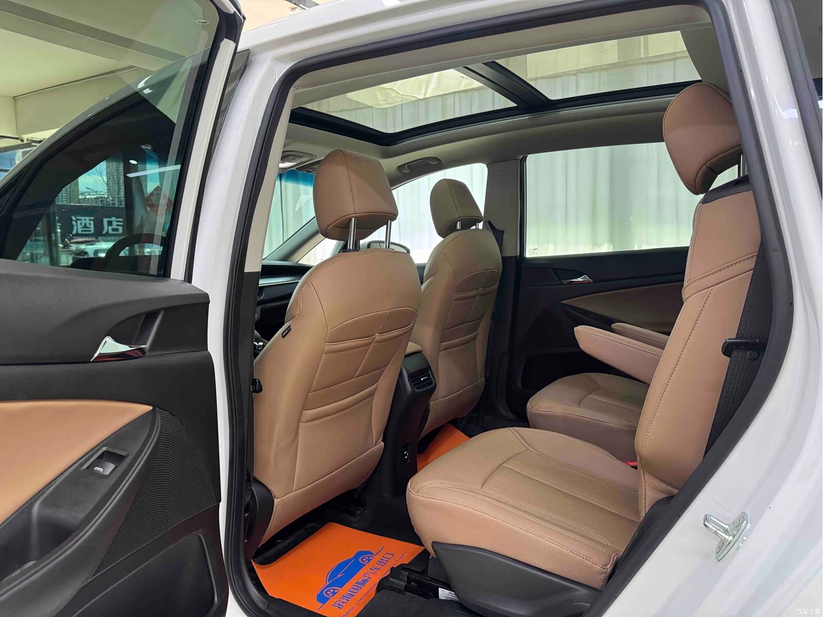 Buick GL6, 2022 8