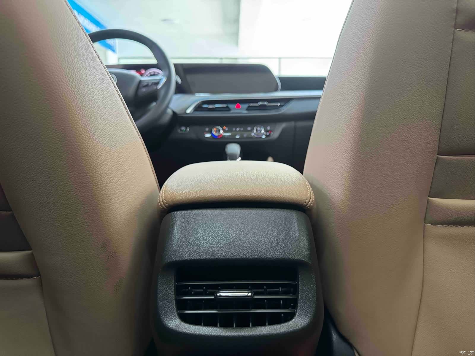 Buick GL6, 2022 18