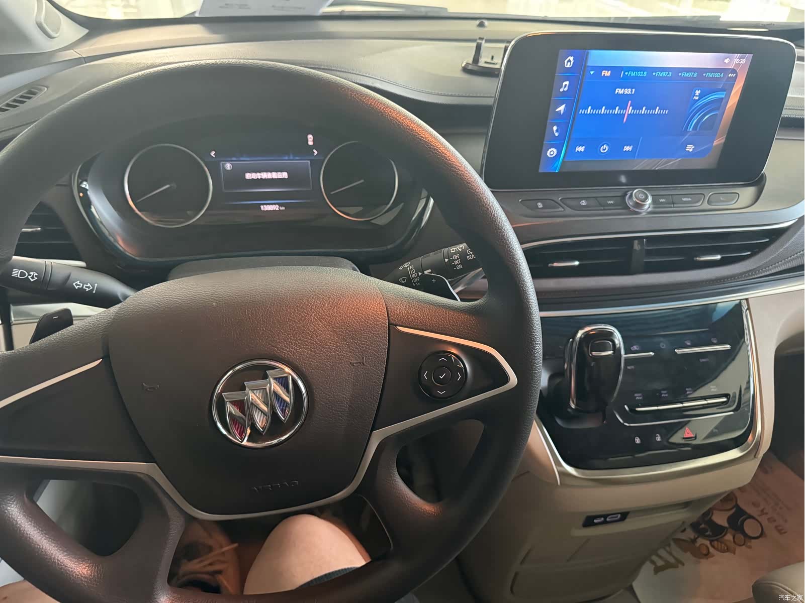 Buick GL8, 2022 3