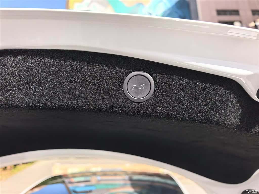 Tesla Model 3, 2025 13