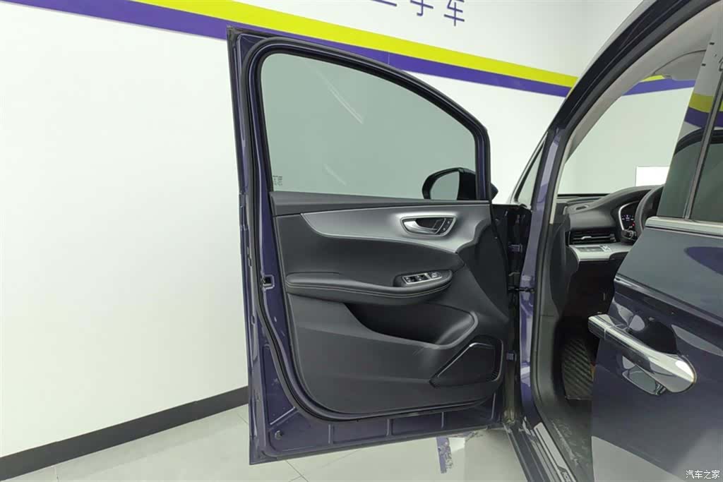 Roewe iMAX8, 2022 7