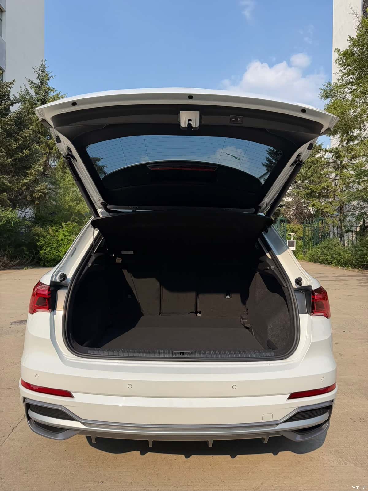 Audi Q3, 2022 13