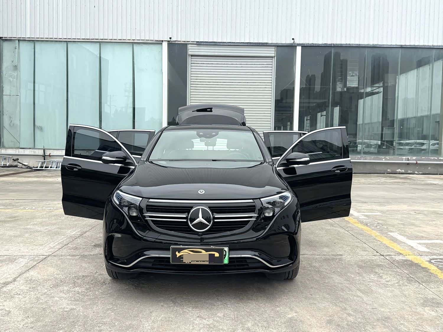 Mercedes-Benz EQC, 2020 4