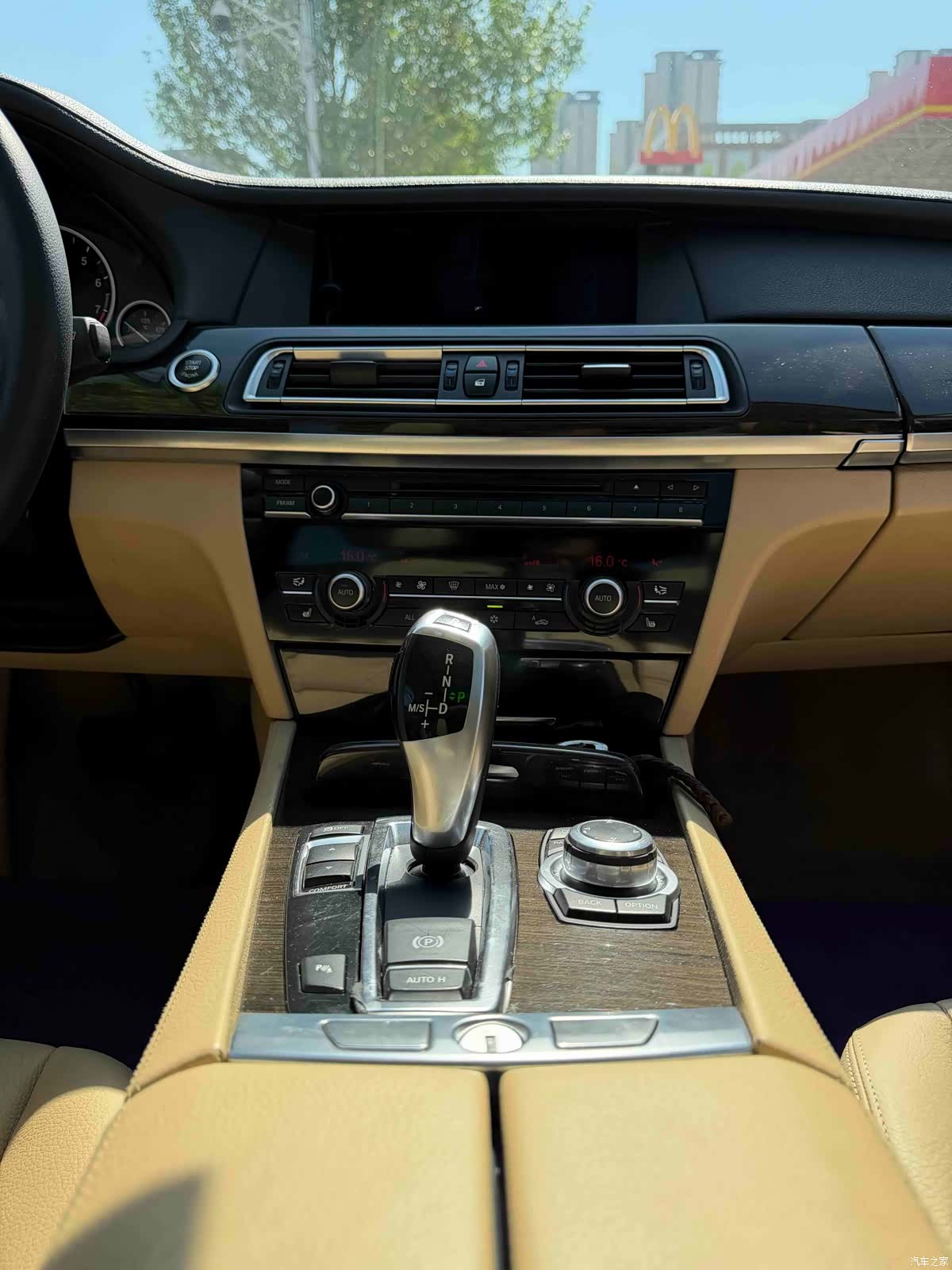 BMW 7 Series, 2011 7