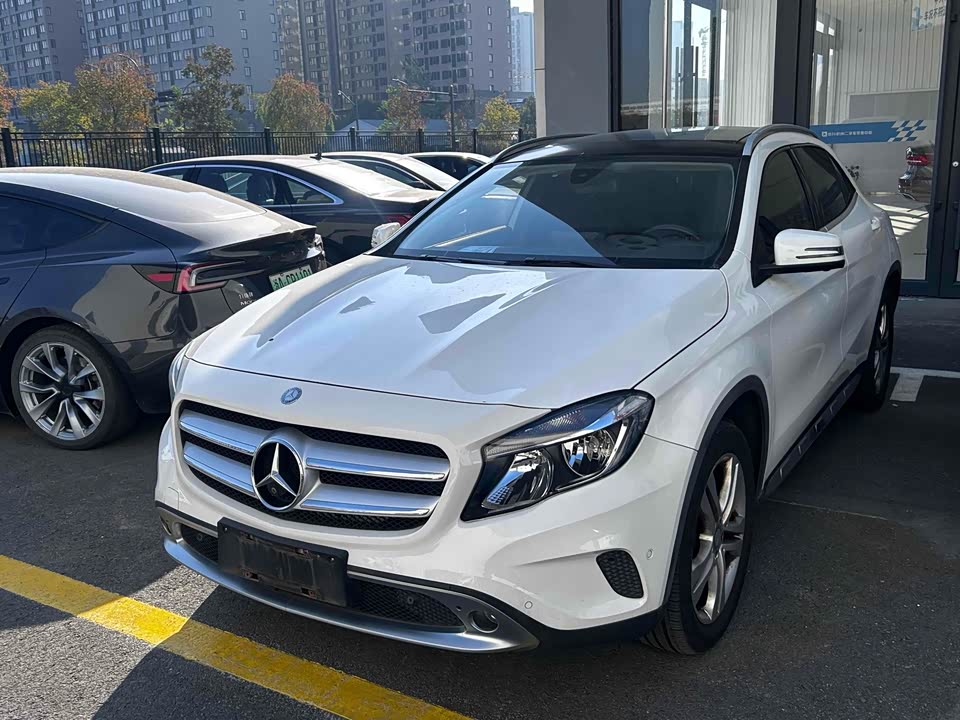 Mercedes-Benz GLA
