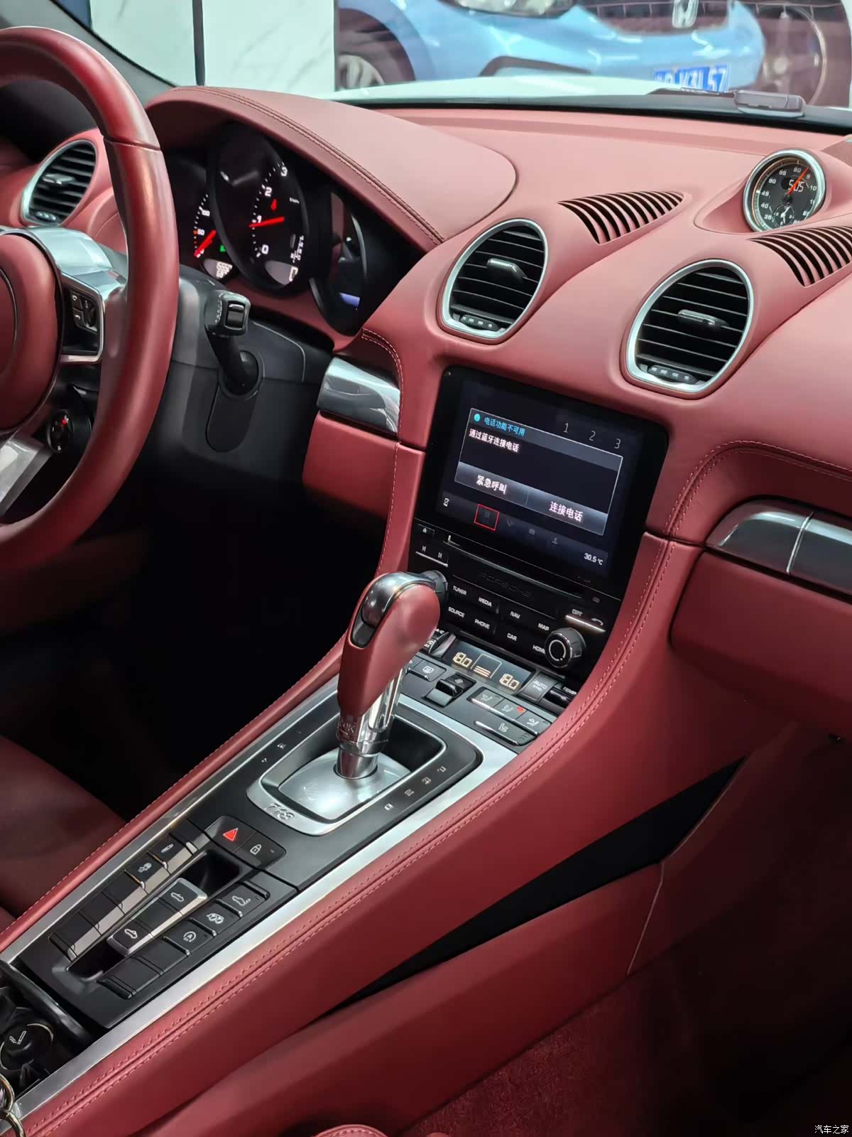 Porsche Boxster, 2022 все фото