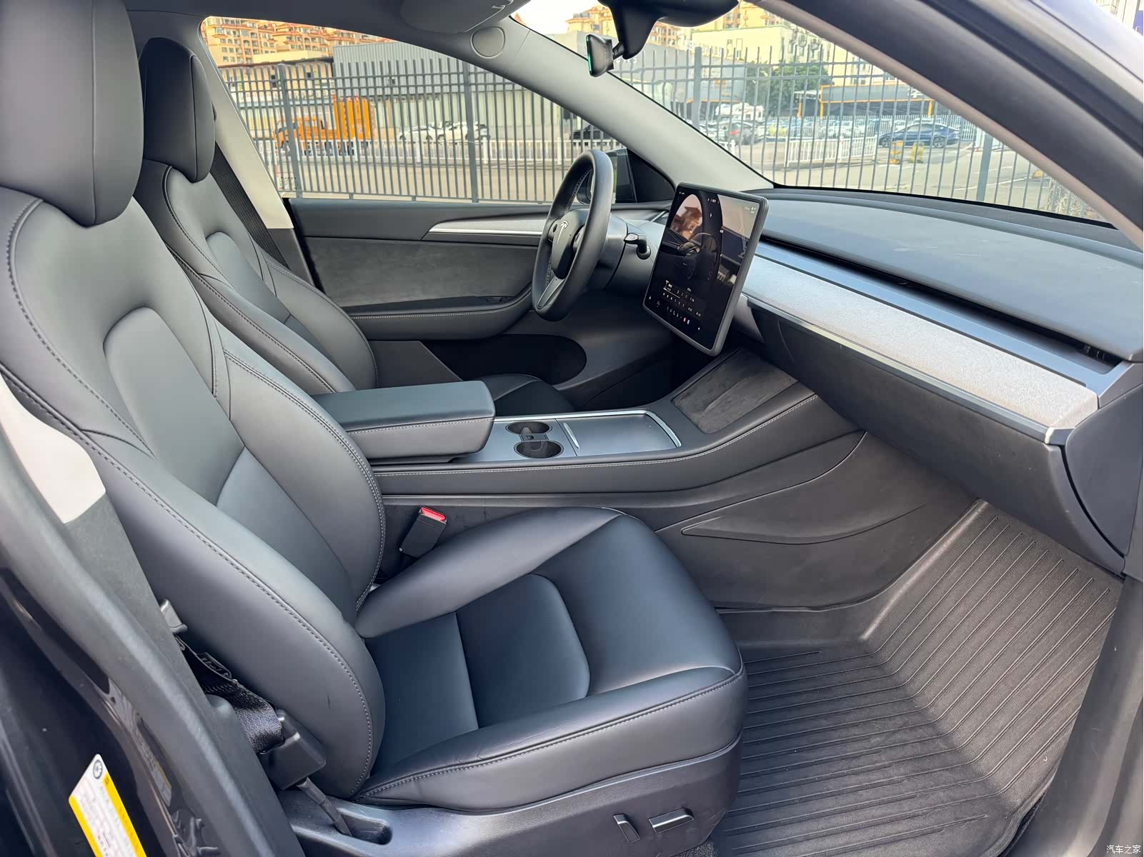 Tesla Model Y, 2024 9