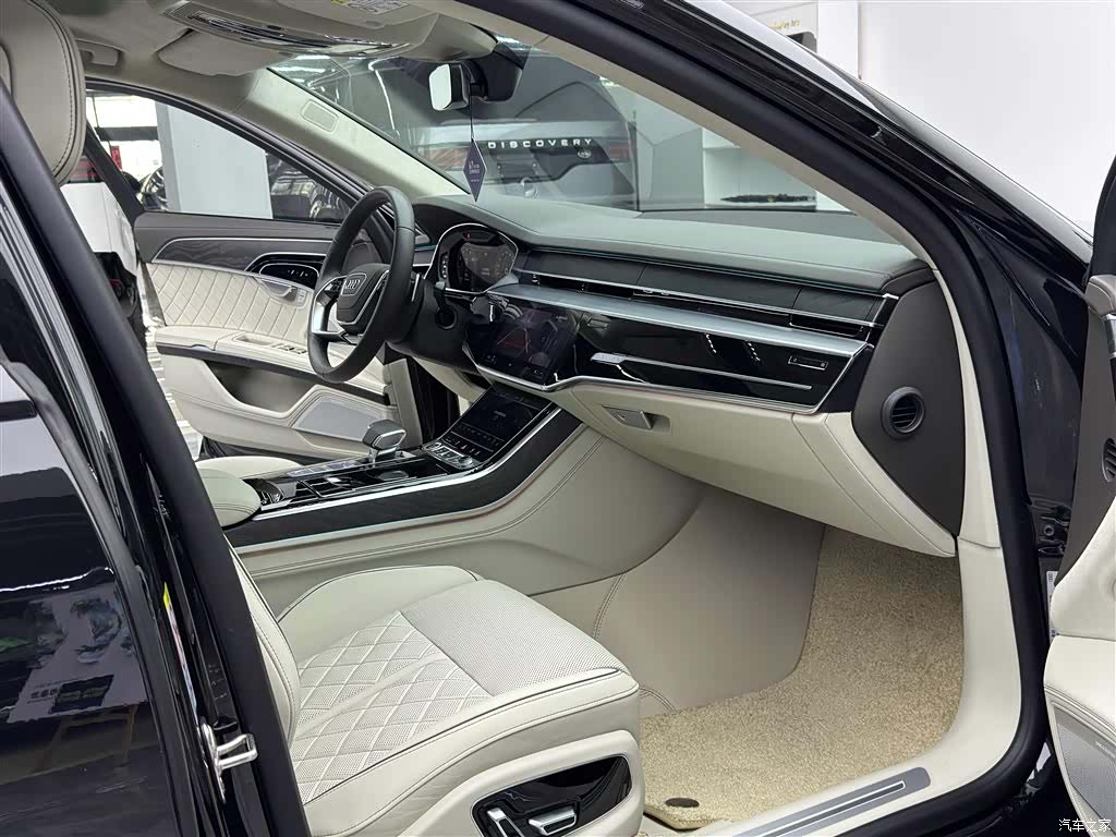 Audi A8L, 2025 8