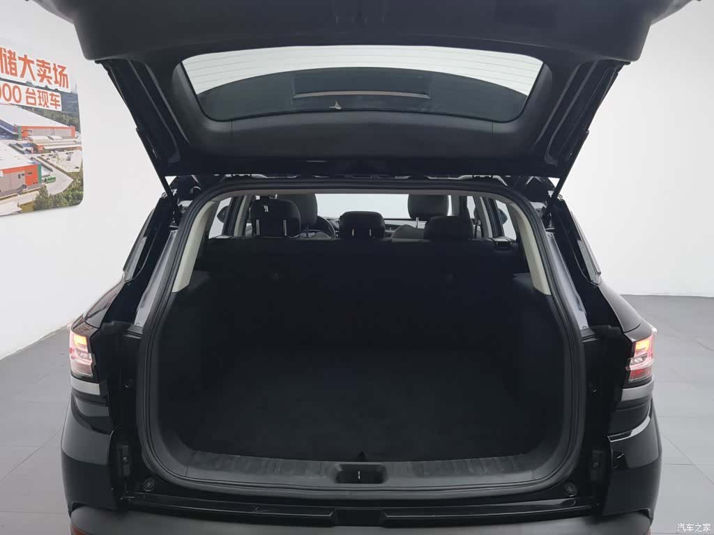 DongFeng AX7, 2022 16