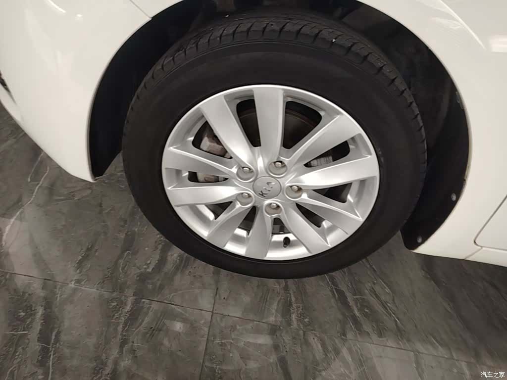Kia K3, 2015 23