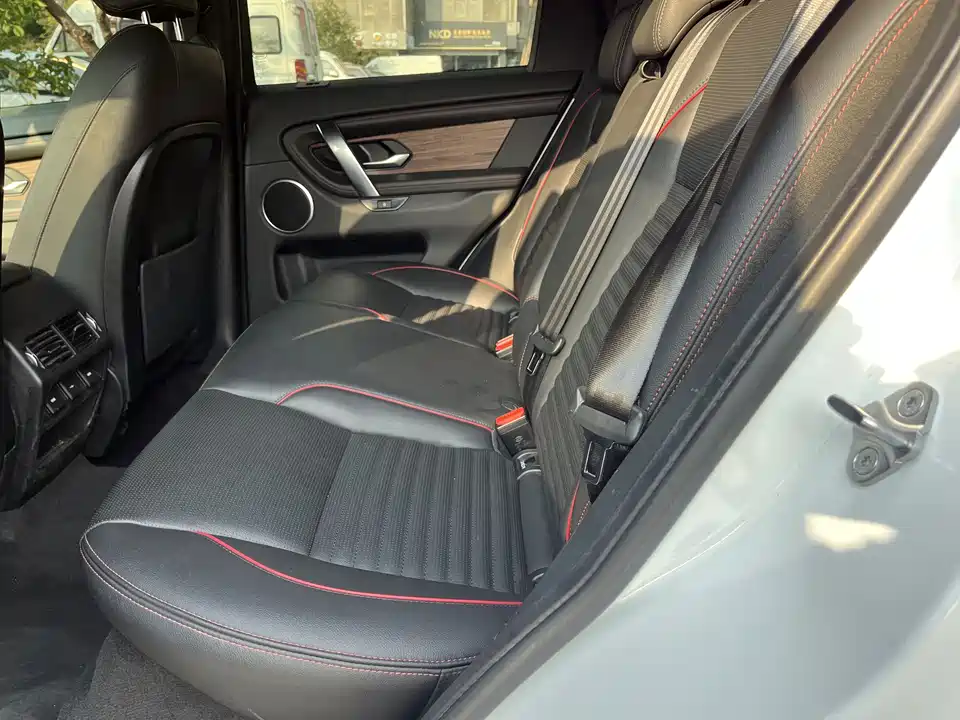 Land Rover Discover sports