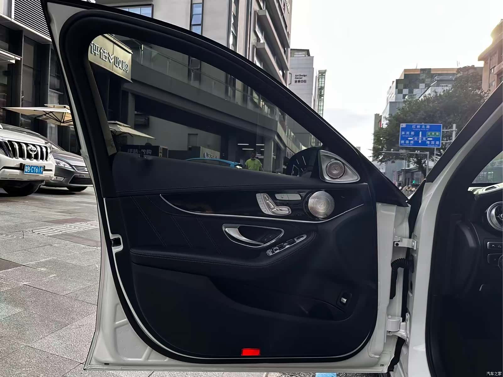 Mercedes-Benz C-Class, 2019 12