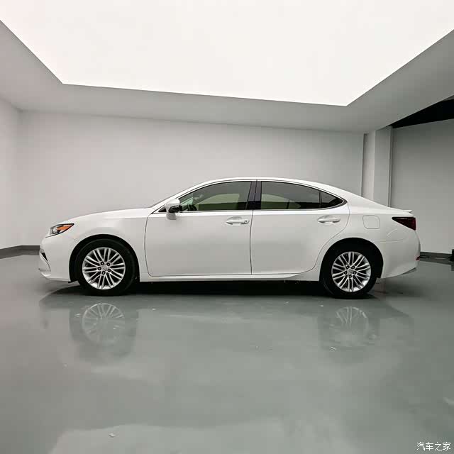 Lexus ES, 2017 13